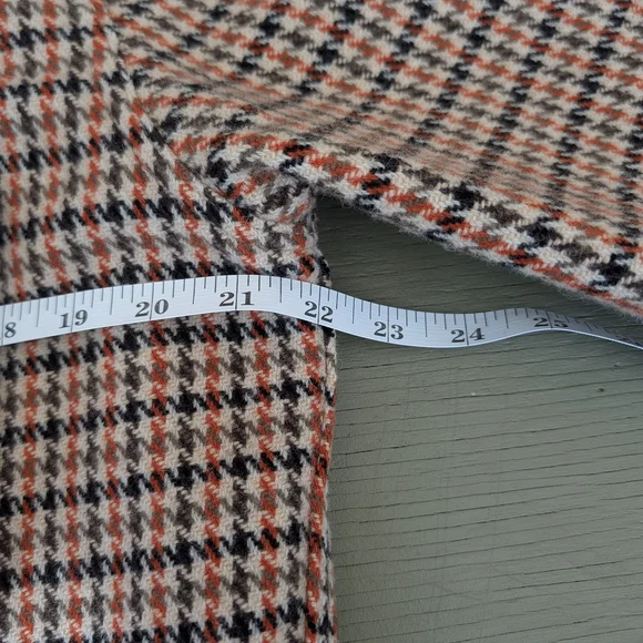 Houndstooth Alta - Woven Wool Blend - Picture 8 of 14